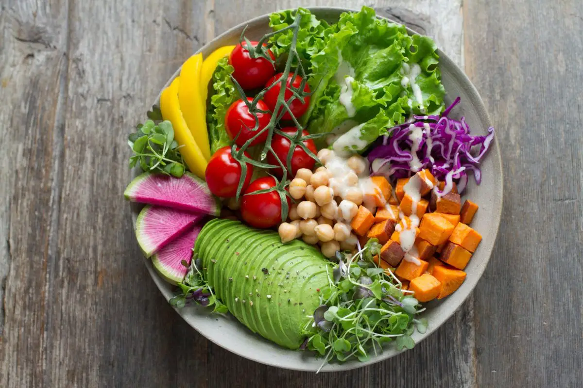 tomato vegan salad bowl